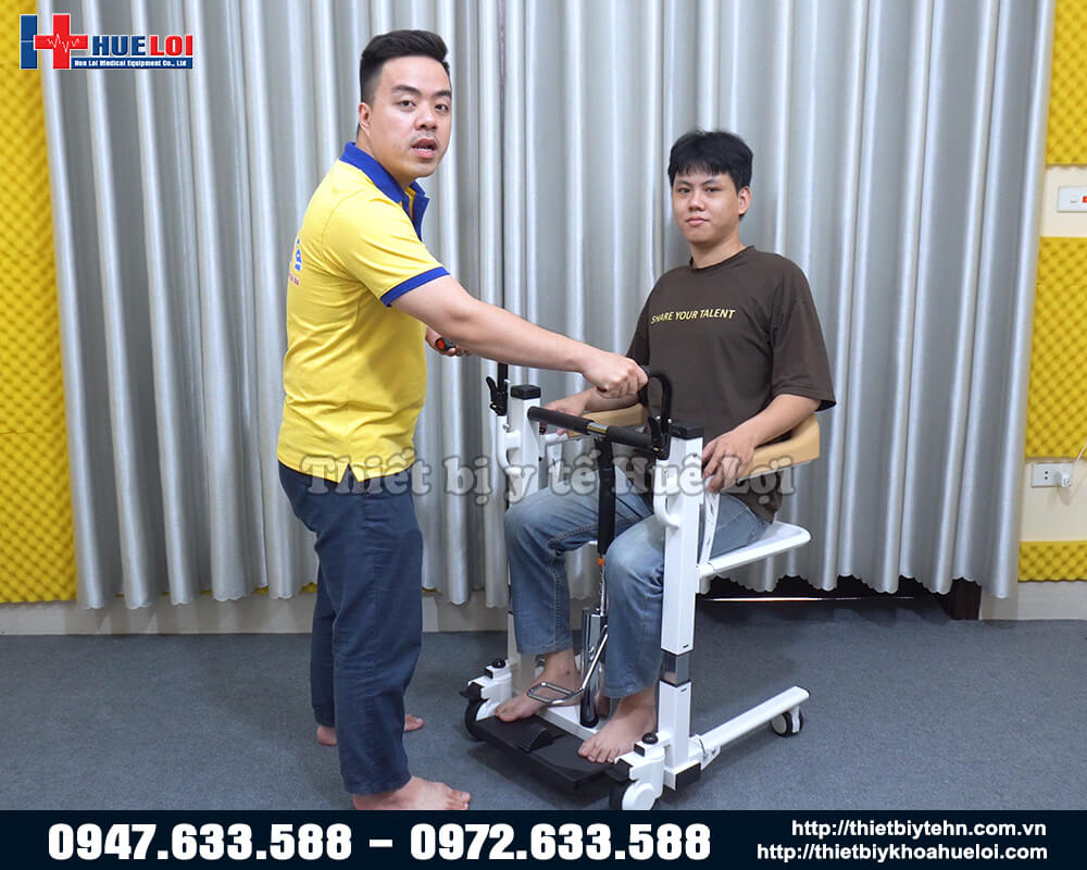xe lăn thủy lực nâng hạ bênh nhân