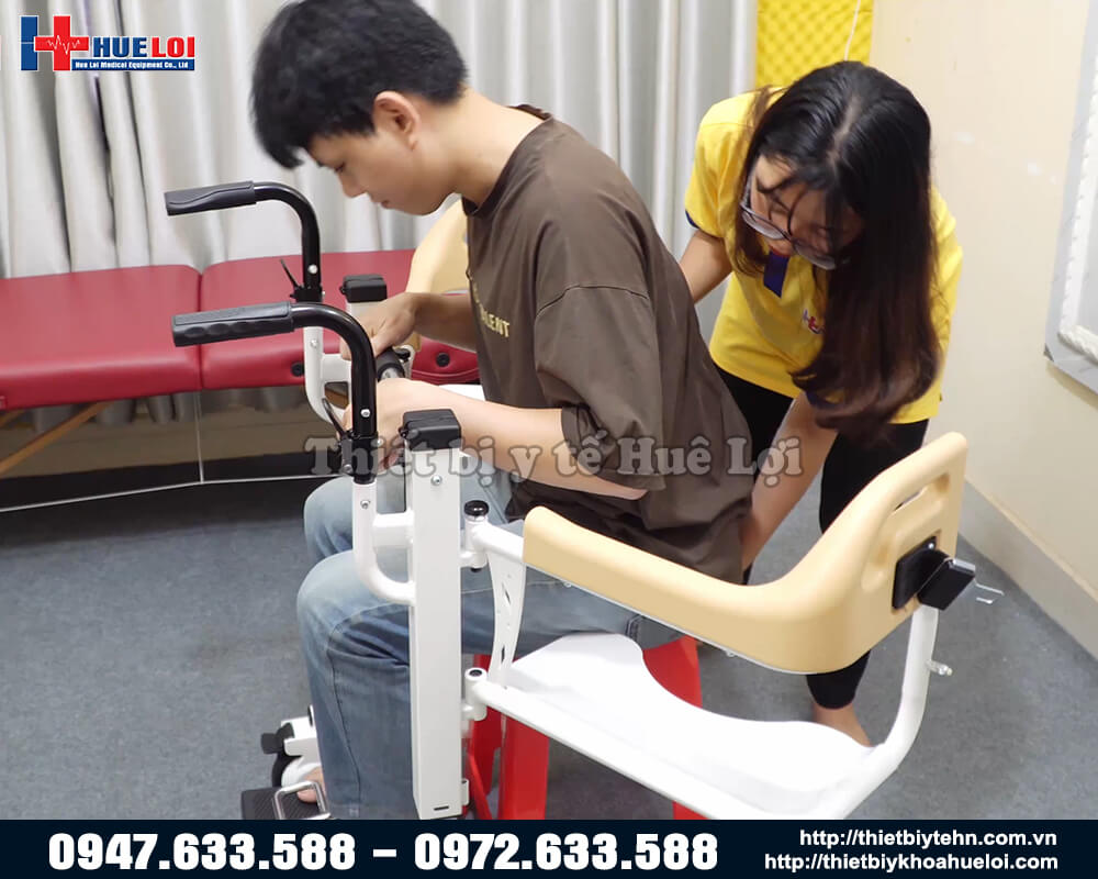 xe lăn hai cánh nâng hạ bệnh nhân