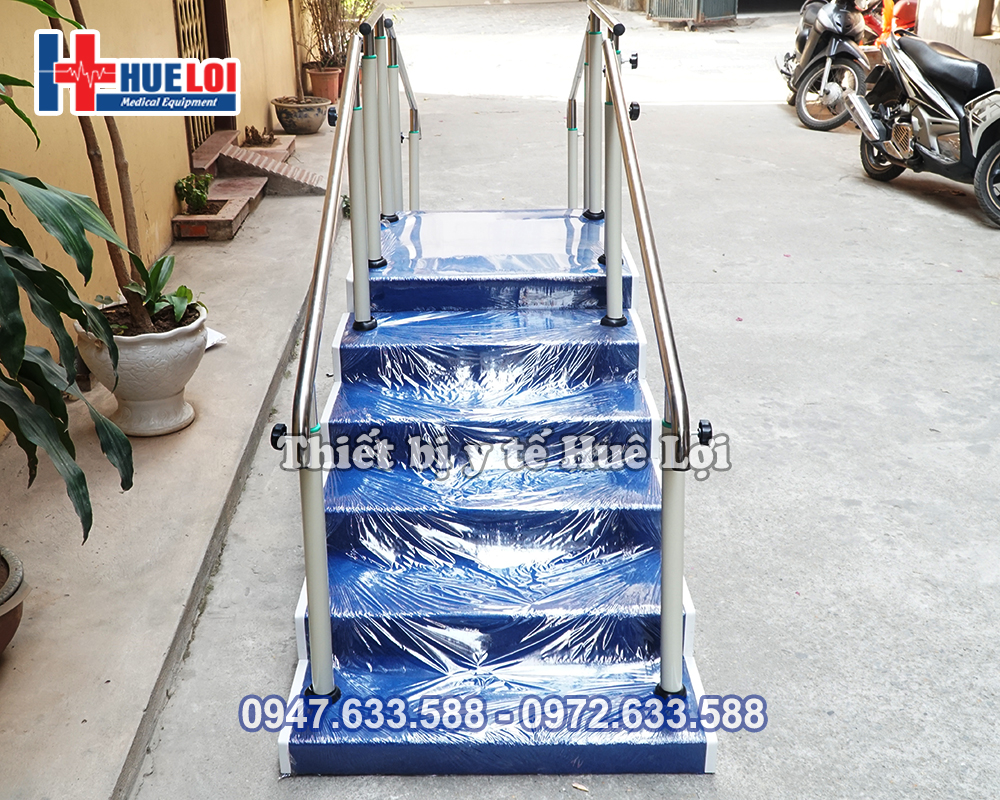 tập đi bằng cầu thang